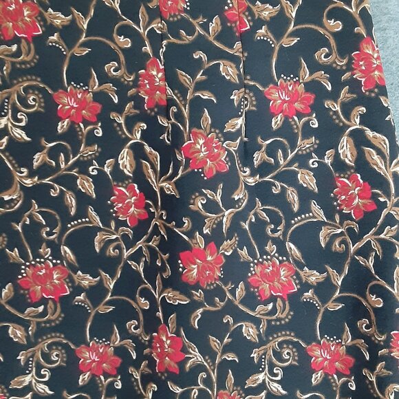 Briggs NY Womans Full Length Skirt Size 10, Zip Closure, Black/Red, Ankle Length - Picture 9 of 9